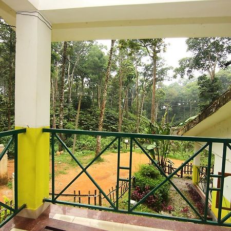 مونار Oyo 4651 Woodpecker Resort المظهر الخارجي الصورة